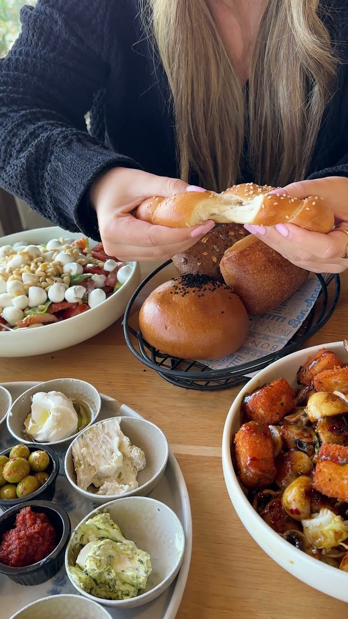 סרטון — מעדניה