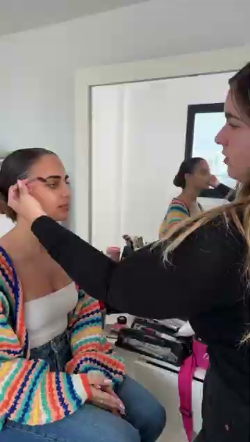 סרטון — Makeup